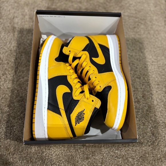Women’s Air Jordan 1 Retro High OG “Pollen” - Picture 5 of 6